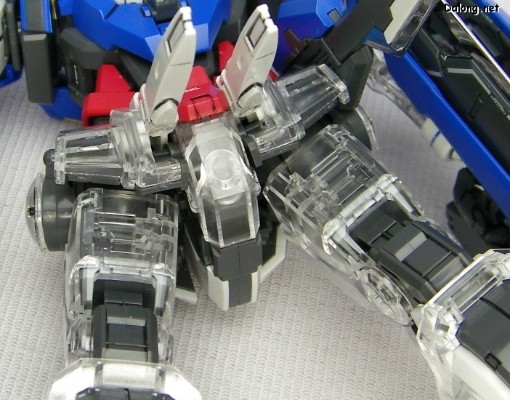 MG 1/100 机动战士高达00 GN-001 能天使高达 30th Anniversary Clear Parts