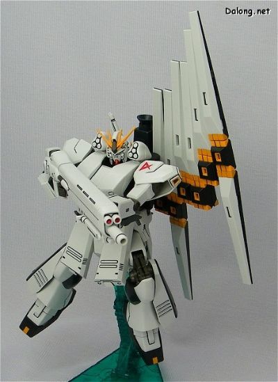 HGUC  机动战士高达 逆袭的夏亚 ν高达（HWS装备）