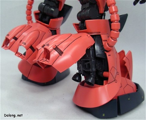 PG 1/60 机动战士高达  MS-06S 指挥官用型扎古II （夏亚专用机）