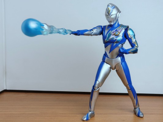 S.H.Figuarts 德凯奥特曼 奇迹型