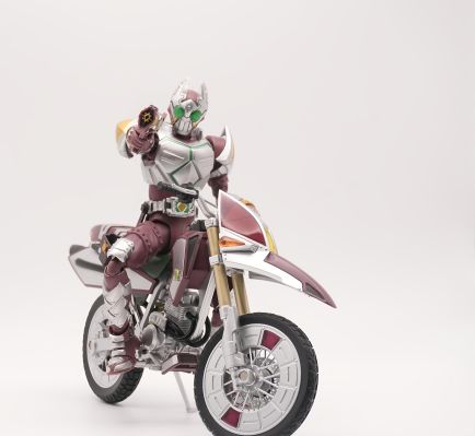 S.H.Figuarts 假面骑士剑 假面骑士星币 与 赤色方块号套装（暂译）