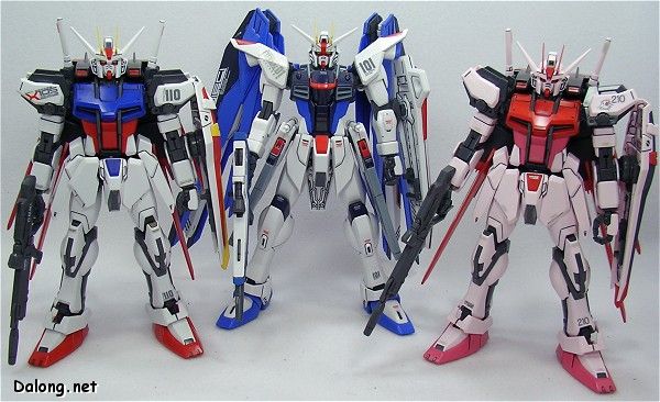 MG 1/100 MBF-02 嫣红强袭高达