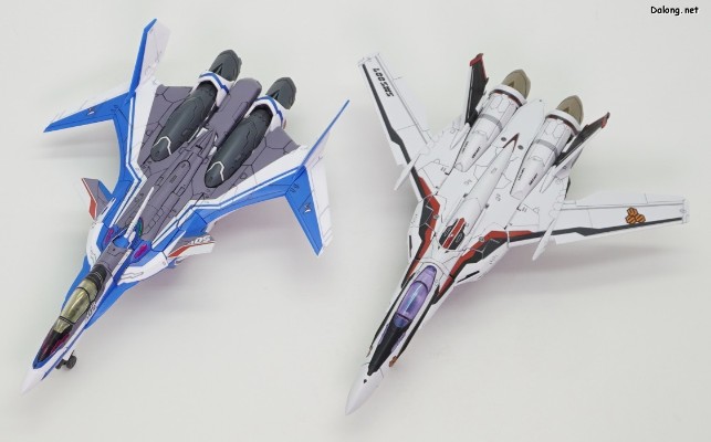 HG VF-25F 弥赛亚女武神（早乙女有人专用机）豪华版套装