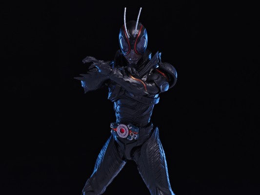 S.H.Figuarts 假面骑士暗日（BLACK SUN ） 南光太郎