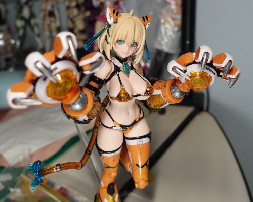 PLAMAX  BP-02 兔女郎服装计划 索菲亚· F· 希琳 老虎装甲
