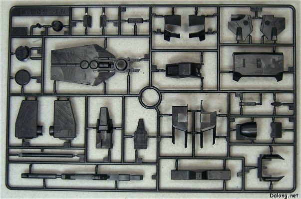 MG 1/100 机动战士高达 逆袭的夏亚  RX-93 ν高达 Metallic Coating Ver.