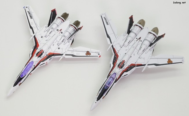 HG VF-25F 弥赛亚女武神（早乙女有人专用机）豪华版套装