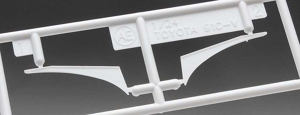 20706 汽车模型  SARD KITZ 丰田 92C-V “1992年勒芒赛”