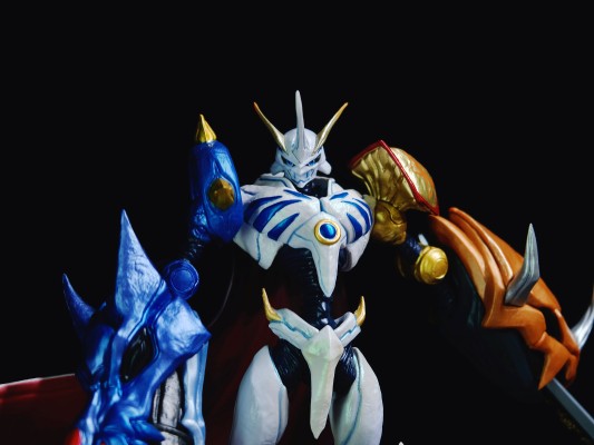 一番赏 「数码兽」系列 -光与暗的冲突-  A奖 奥米加兽-魂豪示像-