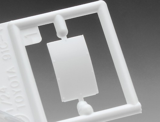 20706 汽车模型  SARD KITZ 丰田 92C-V “1992年勒芒赛”