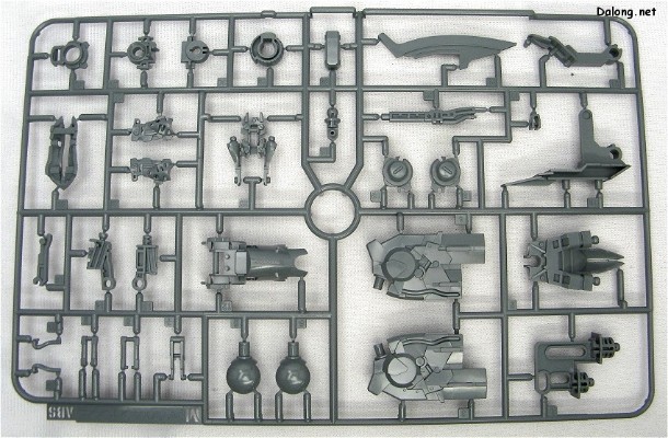 MG 1/100 机动战士高达UC  MSN-06S 新安州 Ver.ka. Titanium Finish