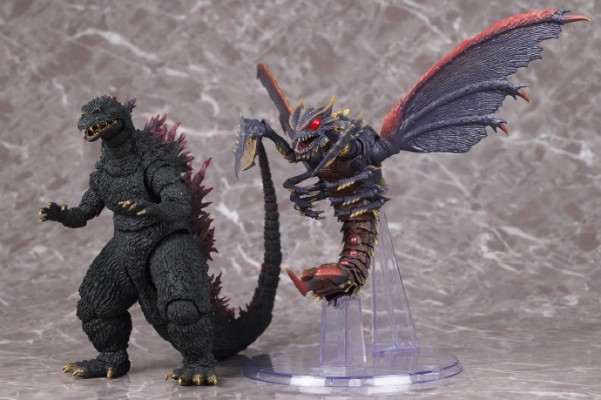 S.H.MonsterArts 超翔龙美加奇拉斯 进化套装