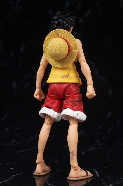 S.H.Figuarts 航海王 蒙奇·D·路飞 -玛丽弗德顶上决战-