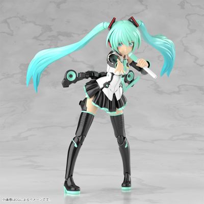 大比例 机音少女 初音未来