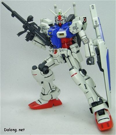 MG 1/100 机动战士高达0083 星尘的回忆 RX-78GP01 高达试作1号机“玉帘”