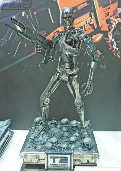 Build Art Masterline 终结者2 T-800 终结者金属骷髅