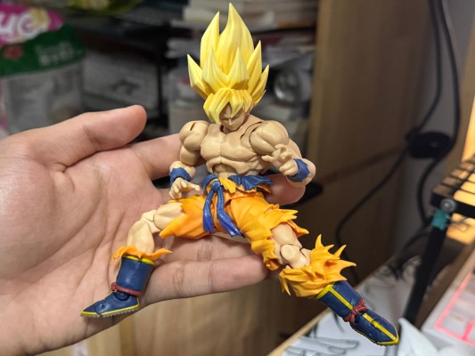 S.H.Figuarts 超级赛亚人孙悟空〈决战开幕〉