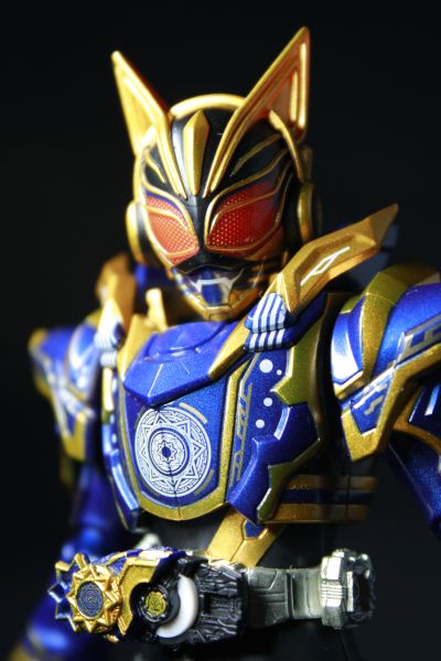 S.H.Figuarts 假面骑士娜猫 奇幻形态