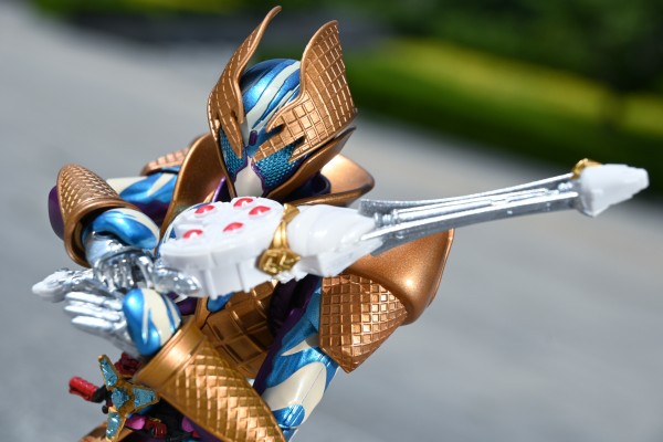 S.H.Figuarts 假面骑士加布 凛冽雪酪冰卫形态