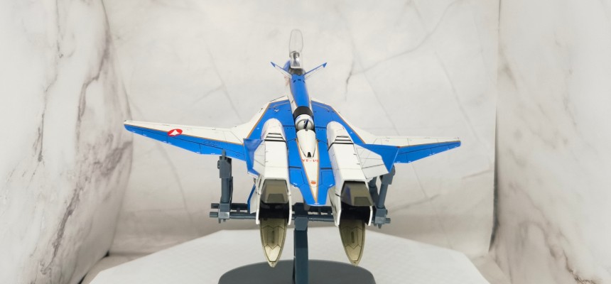 65873 超时空要塞系列  VF-19A “VF-X 乌鸦”