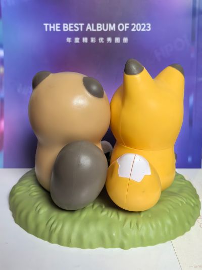 小狸猫与小狐狸 饭团真好吃