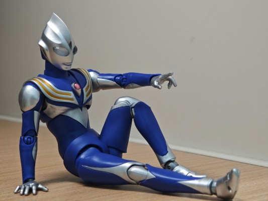 S.H.Figuarts（真骨雕制法） 迪迦奥特曼 空中型