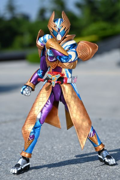 S.H.Figuarts 假面骑士加布 凛冽雪酪冰卫形态