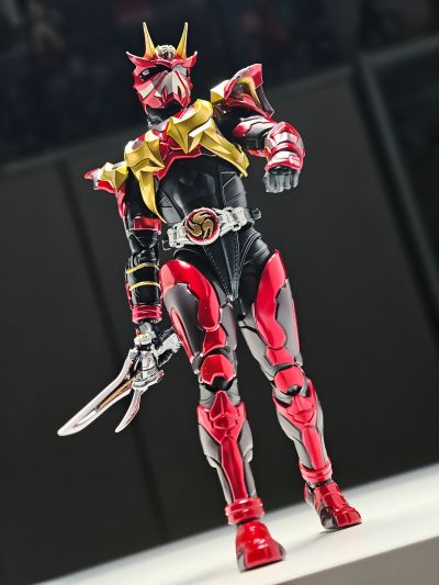 S.H.Figuarts（真骨雕制法）假面骑士装甲响鬼