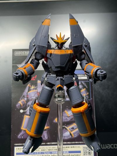 MODEROID 迷你合体变形 飞跃巅峰！ 钢巴斯塔