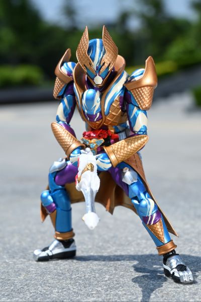 S.H.Figuarts 假面骑士加布 凛冽雪酪冰卫形态