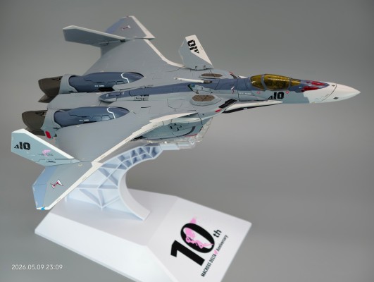 DX超合金 VF-31A 卡伊洛斯 超时空要塞Δ10周年纪念