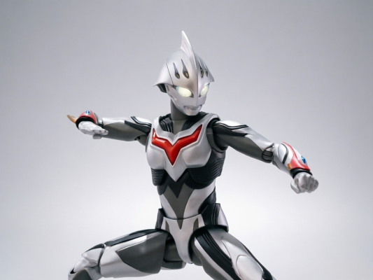 S.H.Figuarts 奈克赛斯奥特曼 幼年形态