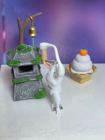 肌肉月兔  桌面小摆件