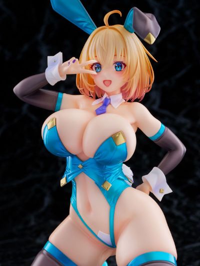 -樱-  索菲亚· F· 希琳 蓝色兔女郎