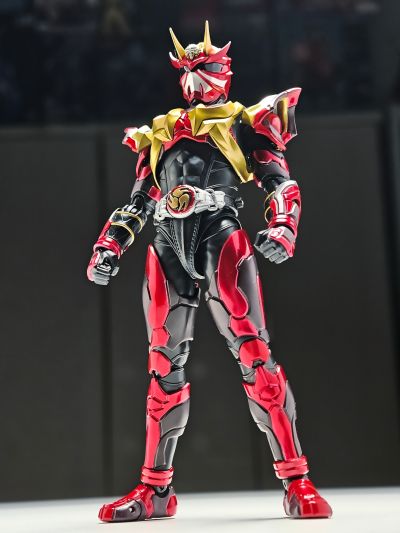 S.H.Figuarts（真骨雕制法）假面骑士装甲响鬼