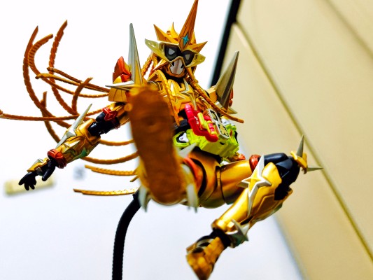 S.H.Figuarts 假面骑士艾克赛德 无敌玩家 平成世代版