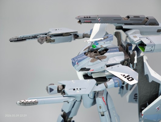 DX超合金 VF-31A 卡伊洛斯 超时空要塞Δ10周年纪念