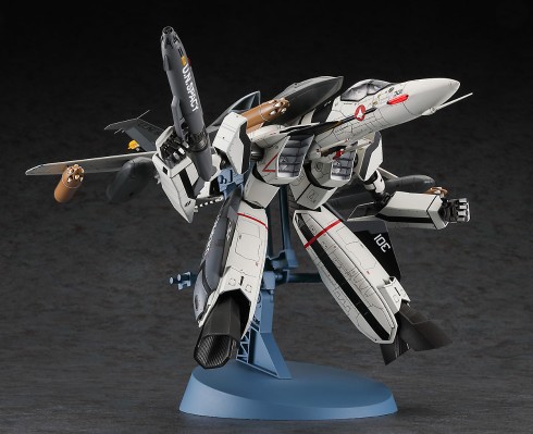 65889 超时空要塞系列 VF-0S GERWALK形态 附带幽灵号“超时空要塞ZERO”