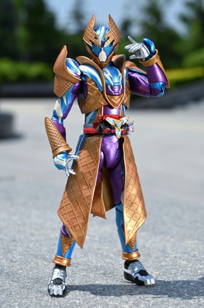 S.H.Figuarts 假面骑士加布 凛冽雪酪冰卫形态