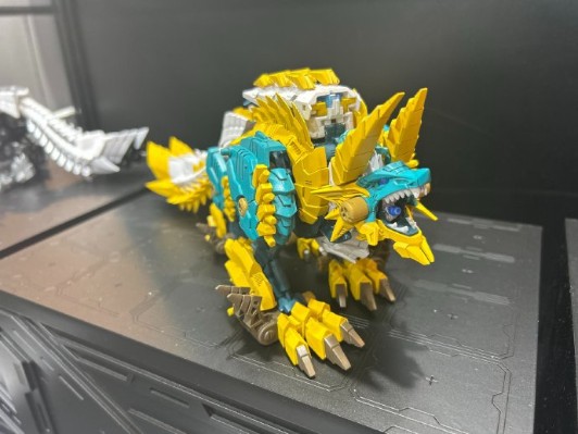 SYNERGENEX 怪物猎人 × 索斯机械兽 狂野长牙狮・雷狼龙