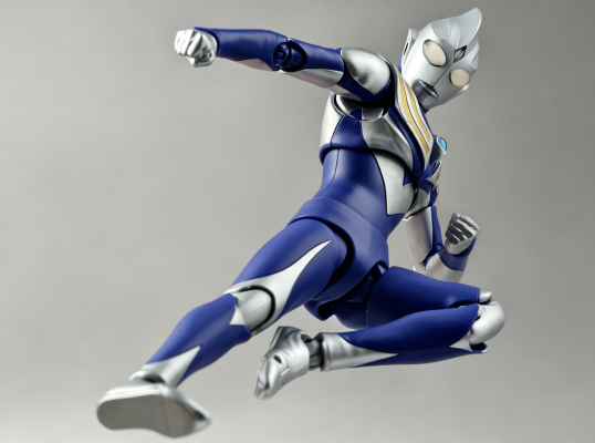 S.H.Figuarts（真骨雕制法） 迪迦奥特曼 空中型