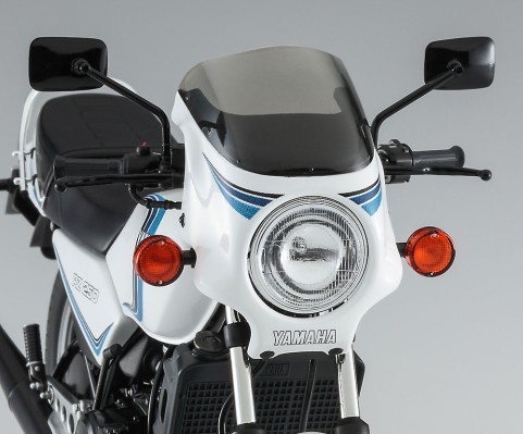 21758  摩托车系列 雅马哈 RZ250（4L3）附带整流罩（1982款）