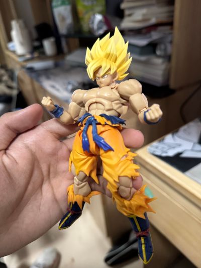 S.H.Figuarts 超级赛亚人孙悟空〈决战开幕〉