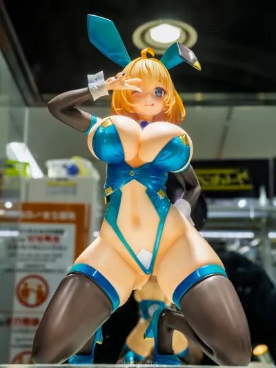 -樱-  索菲亚· F· 希琳 蓝色兔女郎