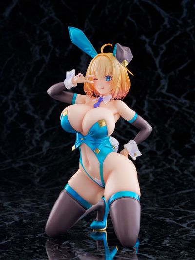 -樱-  索菲亚· F· 希琳 蓝色兔女郎