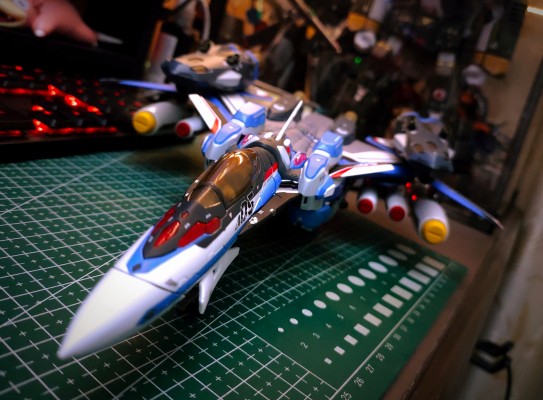 DX超合金 超时空要塞Δ VF-31J改 齐格菲（疾风·因梅尔曼机）