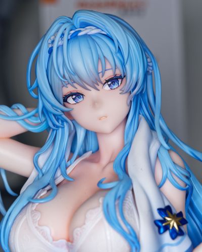 胜利女神：新的希望 海伦 浴后