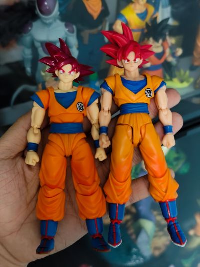 S.H.Figuarts 超级赛亚人之神 孙悟空〈身缠神之气焰的姿态〉