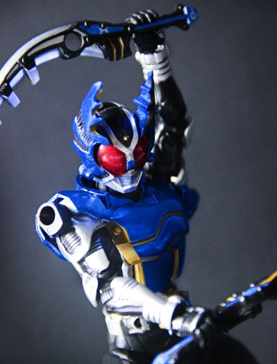 S.H.Figuarts（真骨雕制法） 假面骑士钢斗王 骑士形态 真骨雕制法10周年纪念版