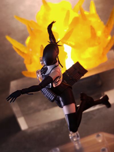 S.H.Figuarts 链锯人 蕾塞篇 炸弹